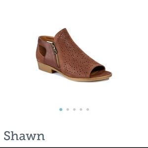 Baretraps Shawn Sandals Open Toe Comfort Side Zipper Size 9 Peep-Toe Shoes